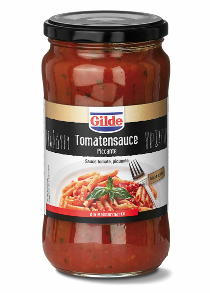 Ein Glas piccante Tomatensauce der Marke Gilde